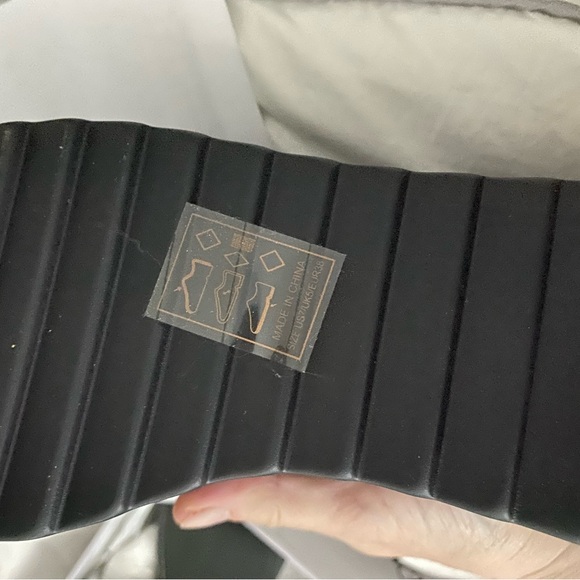 *NEW QUPID black platform sandals sz 7 - Picture 6 of 6